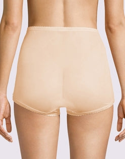 Culotte en nylon à forme libre