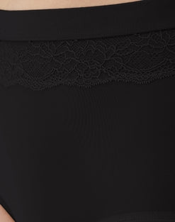 Culotte de protection contre les fuites légères et les règles Beautifully Confident